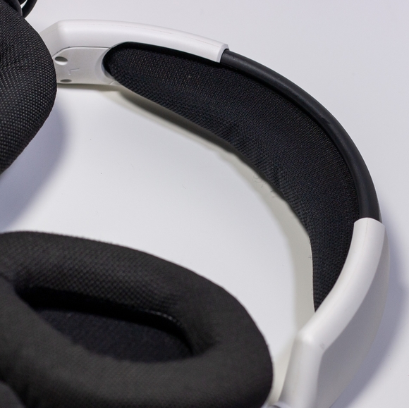 Corsair VOID PRO RGB Gaming Headset w/Mic - Picture 3 of 7